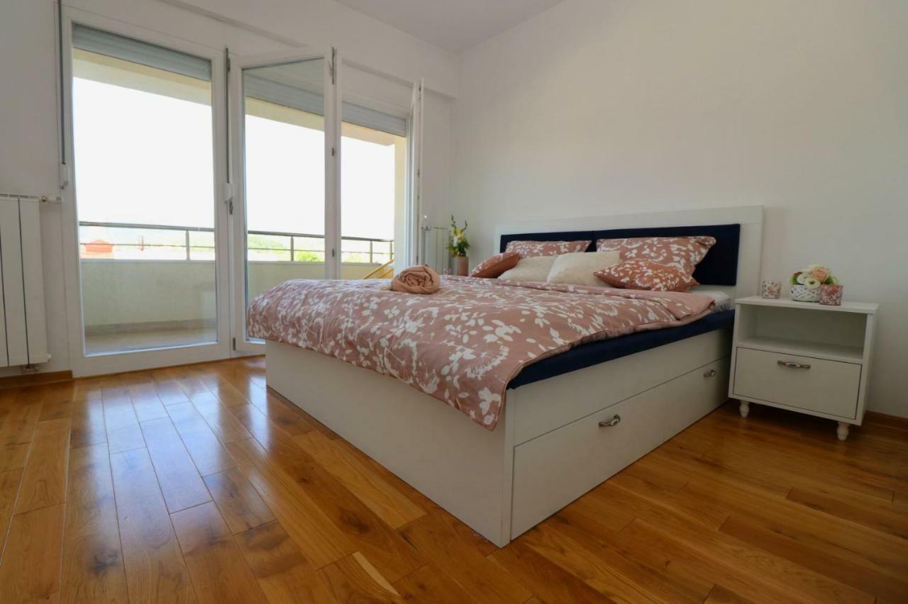 Lilly Dream Home Deluxe Penthouse With A Terrace Sarajevo Exteriör bild